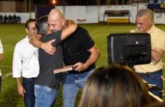 Foto de la galería: Junto a la gente y a pura fiesta, Néstor Pitana tuvo su homenaje despedida en Posadas