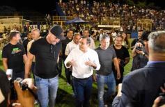 Foto de la galería: Junto a la gente y a pura fiesta, Néstor Pitana tuvo su homenaje despedida en Posadas