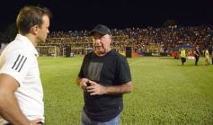 Foto de la galería:  Jugando, arbitrando y con un golazo de penal: Pitana se despidió y dejó todo en la cancha