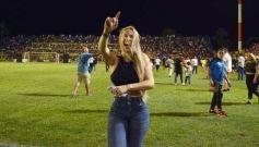 Foto de la galería:  Jugando, arbitrando y con un golazo de penal: Pitana se despidió y dejó todo en la cancha
