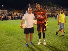 Foto de la galería:  Jugando, arbitrando y con un golazo de penal: Pitana se despidió y dejó todo en la cancha