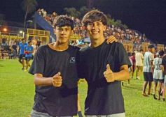 Foto de la galería:  Jugando, arbitrando y con un golazo de penal: Pitana se despidió y dejó todo en la cancha