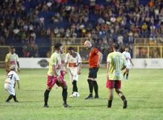 Foto de la galería:  Jugando, arbitrando y con un golazo de penal: Pitana se despidió y dejó todo en la cancha