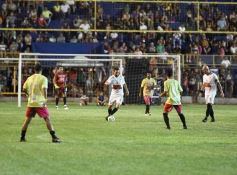 Foto de la galería:  Jugando, arbitrando y con un golazo de penal: Pitana se despidió y dejó todo en la cancha