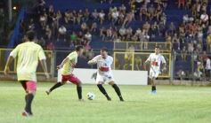 Foto de la galería:  Jugando, arbitrando y con un golazo de penal: Pitana se despidió y dejó todo en la cancha