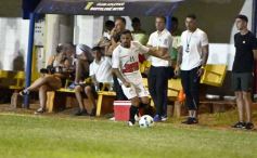 Foto de la galería:  Jugando, arbitrando y con un golazo de penal: Pitana se despidió y dejó todo en la cancha