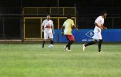 Foto de la galería:  Jugando, arbitrando y con un golazo de penal: Pitana se despidió y dejó todo en la cancha