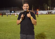 Foto de la galería:  Jugando, arbitrando y con un golazo de penal: Pitana se despidió y dejó todo en la cancha