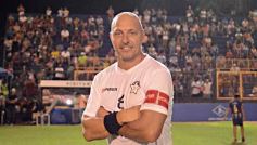 Foto de la galería:  Jugando, arbitrando y con un golazo de penal: Pitana se despidió y dejó todo en la cancha