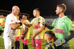 Foto de la galería:  Jugando, arbitrando y con un golazo de penal: Pitana se despidió y dejó todo en la cancha