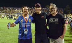 Foto de la galería:  Jugando, arbitrando y con un golazo de penal: Pitana se despidió y dejó todo en la cancha
