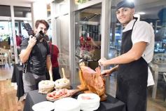 Foto de la galería: Sumando un nuevo punto para el encuentro y disfrute en la ciudad, abrió el Terre Rouge del Hotel Bagú Urbano