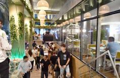 Foto de la galería: Sumando un nuevo punto para el encuentro y disfrute en la ciudad, abrió el Terre Rouge del Hotel Bagú Urbano