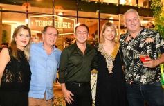 Foto de la galería: Sumando un nuevo punto para el encuentro y disfrute en la ciudad, abrió el Terre Rouge del Hotel Bagú Urbano