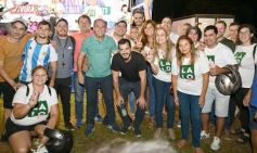 Foto de la galería: Lalo Stelatto acercó sus propuestas a vecinos en recorridas por los barrios posadeños