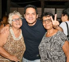 Foto de la galería: Lalo Stelatto acercó sus propuestas a vecinos en recorridas por los barrios posadeños