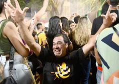 Foto de la galería: Junto al público colmado y sus grandes éxitos, Coti cerró una noche a puro show en Posadas