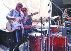 Foto de la galería: Junto al público colmado y sus grandes éxitos, Coti cerró una noche a puro show en Posadas