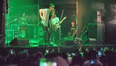 Foto de la galería: Junto al público colmado y sus grandes éxitos, Coti cerró una noche a puro show en Posadas