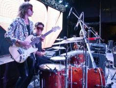 Foto de la galería: Junto al público colmado y sus grandes éxitos, Coti cerró una noche a puro show en Posadas