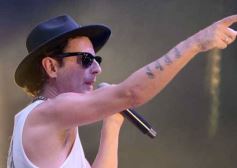 Foto de la galería: Junto al público colmado y sus grandes éxitos, Coti cerró una noche a puro show en Posadas