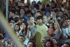 Foto de la galería: Junto al público colmado y sus grandes éxitos, Coti cerró una noche a puro show en Posadas