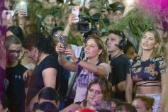 Foto de la galería: Junto al público colmado y sus grandes éxitos, Coti cerró una noche a puro show en Posadas