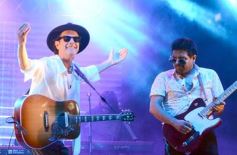 Foto de la galería: Junto al público colmado y sus grandes éxitos, Coti cerró una noche a puro show en Posadas