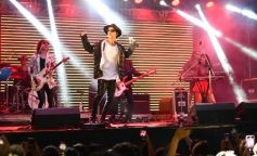 Foto de la galería: Junto al público colmado y sus grandes éxitos, Coti cerró una noche a puro show en Posadas