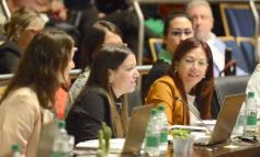 Foto de la galería: Parlamento de la Mujer 2023: las misioneras votaron y marcaron la agenda en el recinto 