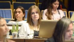 Foto de la galería: Parlamento de la Mujer 2023: las misioneras votaron y marcaron la agenda en el recinto 