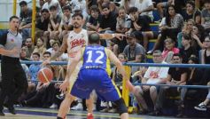 Foto de la galería: Federal de Básquet: con lo mejor del juego posadeño en la cancha, el clásico fue del Oriental