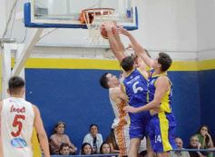 Foto de la galería: Federal de Básquet: con lo mejor del juego posadeño en la cancha, el clásico fue del Oriental