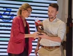 Foto de la galería: 23° Aniversario de Misiones Online: homenajes y emoción fueron parte de la gala de celebración