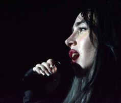 Foto de la galería: Con un show estelar y la euforia de miles, Nicki Nicole deslumbró en la capital misionera