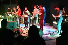 Foto de la galería: Dale Que Brass puso el show y abrió el encuentro en el Galpón de La Murga de la Estación