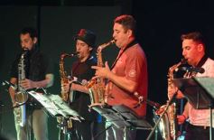 Foto de la galería: Dale Que Brass puso el show y abrió el encuentro en el Galpón de La Murga de la Estación