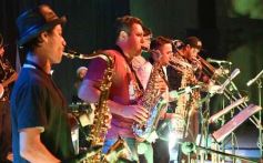 Foto de la galería: Dale Que Brass puso el show y abrió el encuentro en el Galpón de La Murga de la Estación