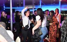 Foto de la galería: Con el Paraná de fondo: el Catamarán fue el lugar elegido para una noche de cumple y celebración