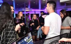 Foto de la galería: Con el Paraná de fondo: el Catamarán fue el lugar elegido para una noche de cumple y celebración