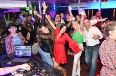 Foto de la galería: Con el Paraná de fondo: el Catamarán fue el lugar elegido para una noche de cumple y celebración