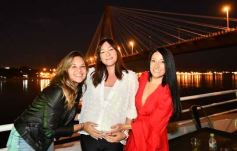 Foto de la galería: Con el Paraná de fondo: el Catamarán fue el lugar elegido para una noche de cumple y celebración