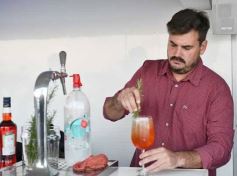 Foto de la galería: Con el Paraná de fondo: el Catamarán fue el lugar elegido para una noche de cumple y celebración