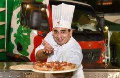 Sixto Fotografías. Sociedad. Varios - 5000 pizzas solidarias pusieron el marco para ayudar, compartir y celebrar en la ciudad capital