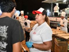 Foto de la galería: 5000 pizzas solidarias pusieron el marco para ayudar, compartir y celebrar en la ciudad capital