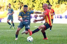 Sixto Fotografías. Deportes. Torneo Federal A - Federal A: Crucero tuvo para ganar pero se le escapó sobre el final