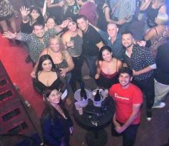 Foto de la galería: Con la pista prendida, los noventosos tuvieron otra noche de fiesta en la ciudad capital