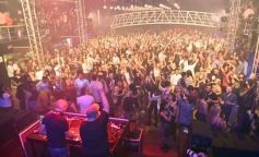 Foto de la galería: Con la pista prendida, los noventosos tuvieron otra noche de fiesta en la ciudad capital