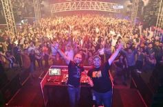 Foto de la galería: Con la pista prendida, los noventosos tuvieron otra noche de fiesta en la ciudad capital