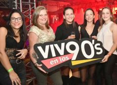 Foto de la galería: Con la pista prendida, los noventosos tuvieron otra noche de fiesta en la ciudad capital